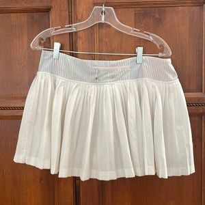 Lululemon tennis skirt white